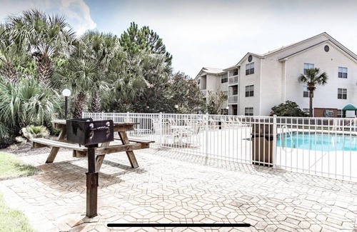 Indian Bayou Apartment | 2 min to the beach