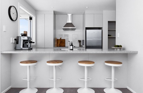 Havelock North House | 2-min walk to Havelock North Village