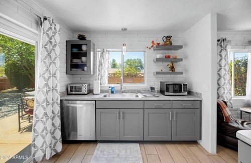 Uptown Sedona House | 2 minute Walk to Main Street Charming 2-bedroom house in popular UPTOWN Sedona!