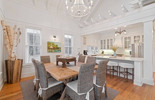 Watercolor House | 2 minute walk to the Beach. Private Heated Pool. New 2024 6 Seater Golf Cart.