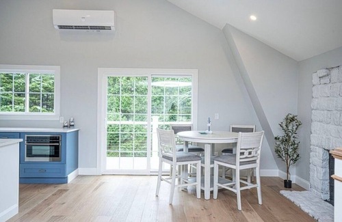 Sandwich House | 2 minutes to the beach! Newly renovated family-sized beach home