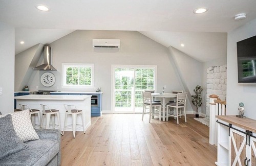 Sandwich House | 2 minutes to the beach! Newly renovated family-sized beach home