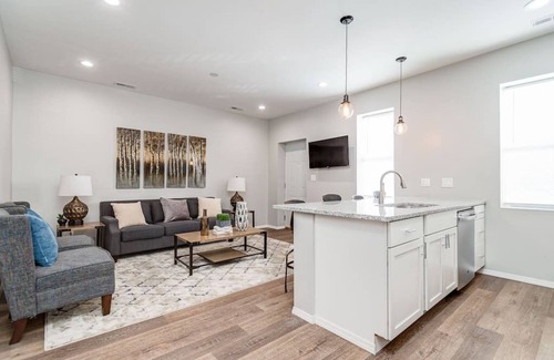 Wrightwood Neighbors Apartment | 2 New Construction Suites Same Place