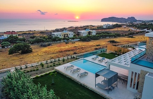 Falassarna Villa | 2 New Villas - Prive Pools-Walk to Falassarna Beach-FREE daily Breakfast & Clean