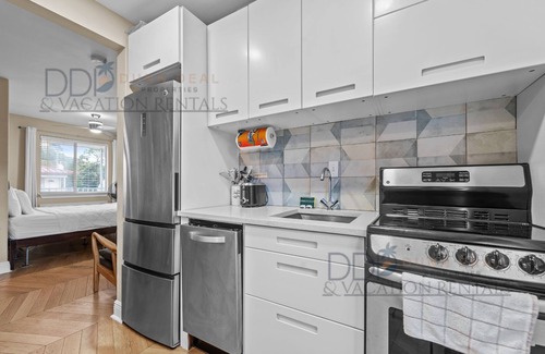 Biloxi Condo | 2 Oak Shores STUDIO Just a short walk to the beach!