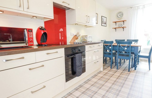 Lostwithiel Cottage | 2 OLD TALBOT COTTAGES, pet friendly, with a garden in Lostwithiel