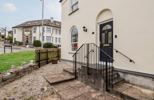 Lostwithiel Cottage | 2 OLD TALBOT COTTAGES, pet friendly, with a garden in Lostwithiel