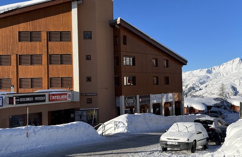 La Rosiere Apartment | 2 p. garden 40m2 south facing Les Terrasses resort center + covered parking