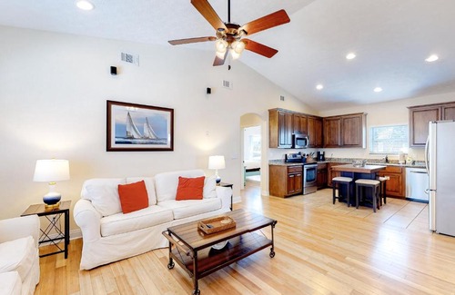 Laguna Beach Estates House | 2 Palms