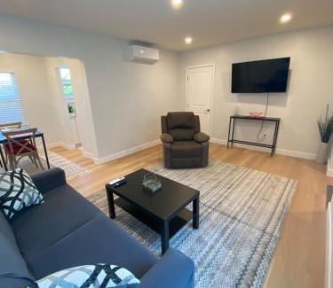 Palo Alto Apartment | 2 Palo Alto - Fully Furnished, AC, Private, Parking & Laundry
