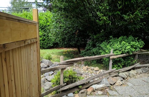 Harrison Hot Springs Apartment | 2 PERSON JACUZZI TUB | KITCHENETTE