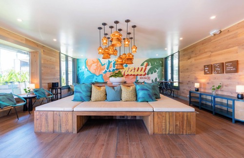 Kahului Hotel | 2 Pet-friendly Accommodations, Outdoor Pool, Steps to Ho'aloha Park Beach