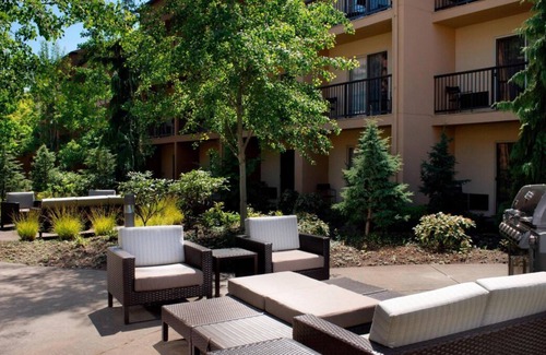 Tanasbourne House | 2 Pet-friendly Units Close to World Forestry Discovery Museum, Indoor Pool!