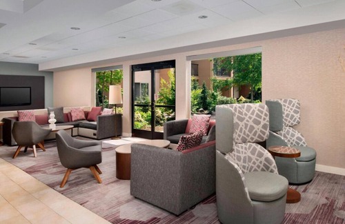 Tanasbourne House | 2 Pet-friendly Units Close to World Forestry Discovery Museum, Indoor Pool!
