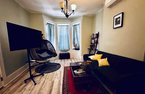 The Heights Apartment | 2 Pvt. Rooms w/Separate Entrance + Backyard