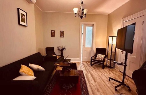 The Heights Apartment | 2 Pvt. Rooms w/Separate Entrance + Backyard