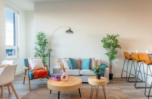 East Orange Apartment | 2 Queen Bed with Free Parking, NYC View, Near Train Station