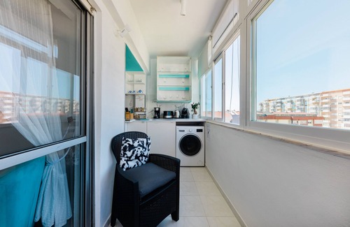 Costa de Caparica House | 2 Room Apartment - 5 minutes to Costa da Caparica Beach and Bars