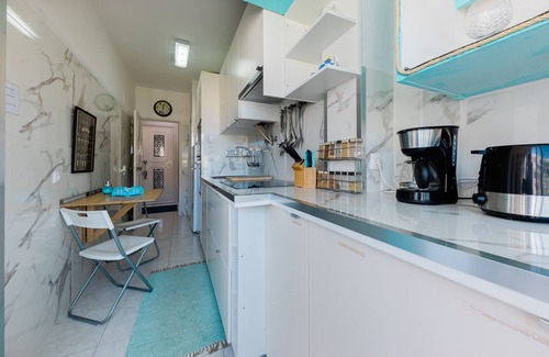 Costa de Caparica House | 2 Room Apartment - 5 minutes to Costa da Caparica Beach and Bars