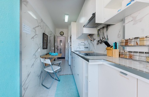 Costa de Caparica House | 2 Room Apartment - 5 minutes to Costa da Caparica Beach and Bars