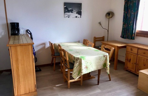 Vallandry Apartment | 2-Room Apartment, 6 pax, Vallandry, Near Slopes & Shops, Pets, TV
