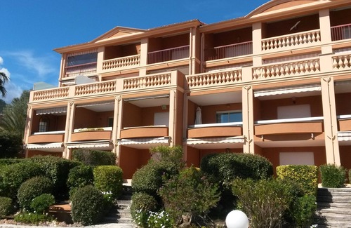 Theoule-sur-Mer Apartment | 2-room apartment with air conditioning + wifi, 18m² terrace facing the sea, private parking