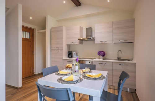 Piancassone Apartment | 2-room apartment with balcony and dream lake view