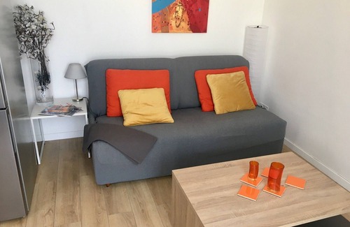 Gambetta Apartment | 2 room duplex apartment fully equipped top floor 400m shops tram