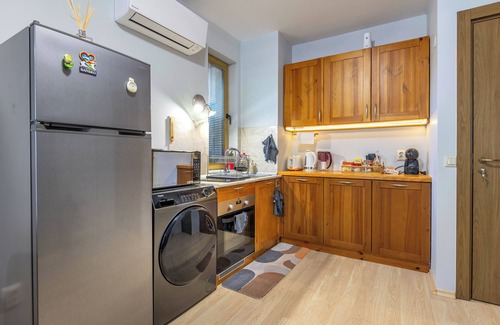 Shiligarnika Apartment | 2-room Forest Retreat—Fireplace/Veranda/BBQ/Views