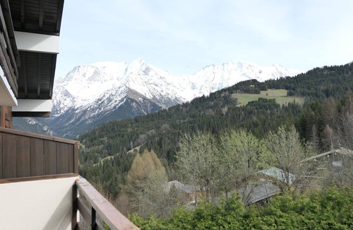 Saint-Gervais-les-Bains Apartment | 2-room apartment for 6 near the slopes, balcony, pool, parking