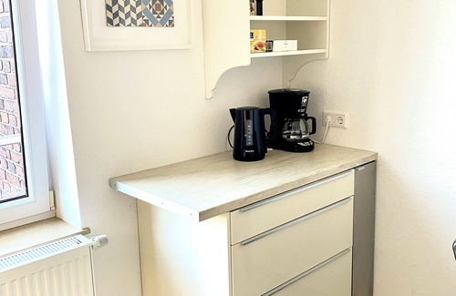 Rheinhausen Apartment | 2 Rooms/Free Parking/25 min to Düsseldorf