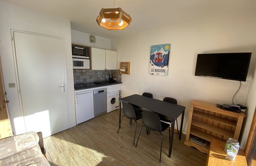 La Rosiere Apartment | 2 rooms + mountain corner, south-facing garden level, covered parking and wifi