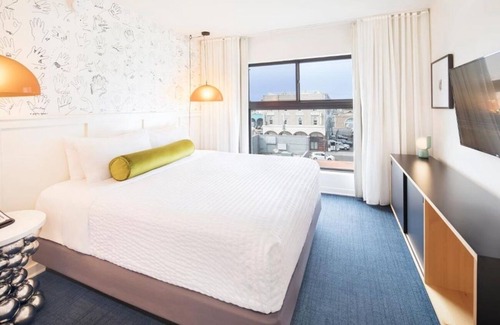 Venice Hotel | 2 Rooms Near Venice Boardwalk | Balcony | Rooftop | Free Breakfast