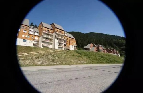 Le Pleynet Apartment | 2 ROOMS SLEEPS 5