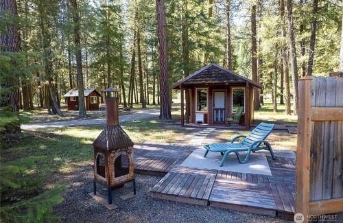 Mazama Cabin | 2 Rustic 1-bedroom cabins w/outhouse and external shower Mazama