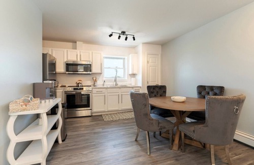 Trenton Apartment | 2 Side-by-Side Condos Walkable to Lobster House Coffee Shop Short Drive to Acadia Natl Park