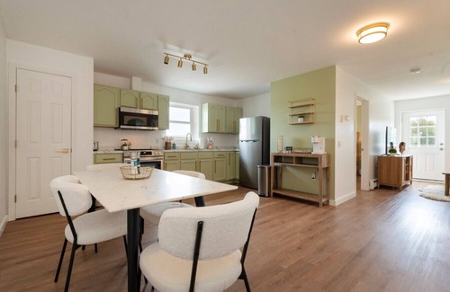 Trenton Apartment | 2 Side-by-Side Condos Walkable to Lobster House Coffee Shop Short Drive to Acadia Natl Park