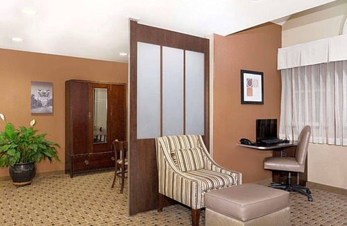Breaux Bridge Hotel | 2-Star Hotel ∙ Microtel Inn & Suites by Wyndham Breaux Bridge