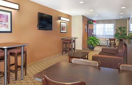 Breaux Bridge Hotel | 2-Star Hotel ∙ Microtel Inn & Suites by Wyndham Breaux Bridge