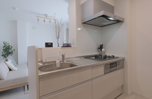 Nakano Apartment | 2 stops, 5 minutes to Ikebukuro; 7 stops, 15 minutes to Shinjuku; brand-new 1LDK