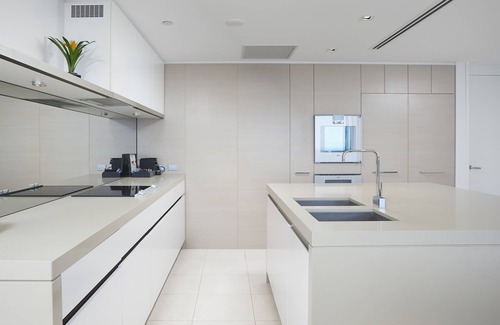 Surfers Paradise Apartment | 🌊 2-Storey 4-Bedroom Sub-Penthouse with Ocean Views 🌊