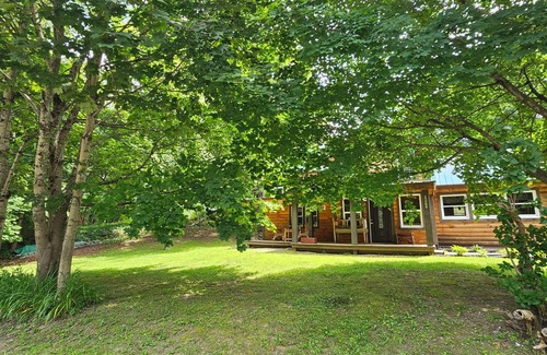 Lake George Cabin | 2 STORY ADIRONDACK LOG CABIN-SKI ! SKI! SKI!