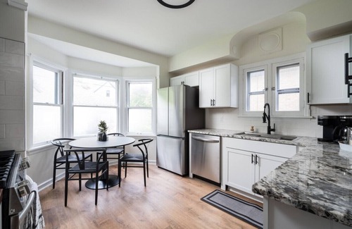 Shorewood House | 2 Story Home w/Garage + Game Room | Shorewood