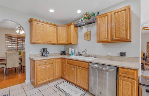 Ponderosa Trails House | 2-story home with enclosed yard, air hockey, fast WiFi & washer/dryer