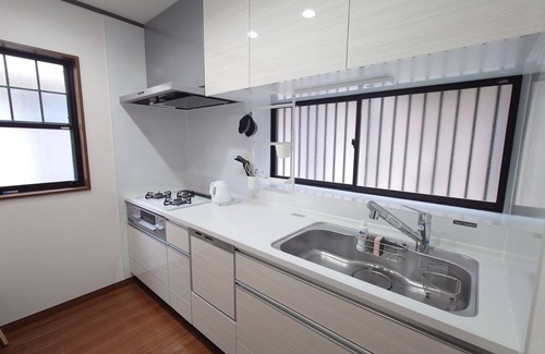 Chuo House | 2-story house for rent】Soga station area with parking lot, good access to Makuhari/Disney, max. 9 people
