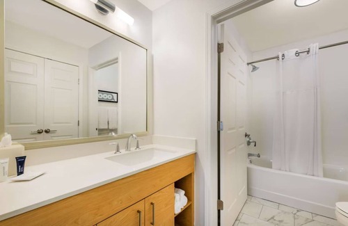 Arrowood Hotel | 2 Suites with Full Kitchen Near Carowinds Amusement Perfect for Long Vacations
