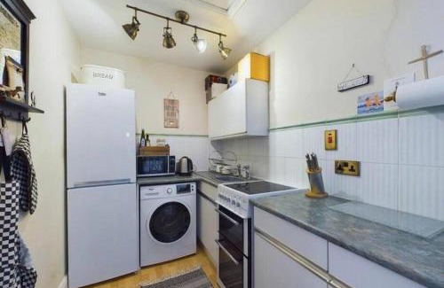 Whitby Apartment | 2 The Met
