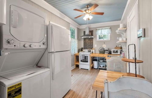 North Charleston House | 2 Unit Cottage I Prvte Yard I WD