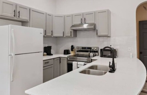Herron Morton House | 2 Units Combined| Historic 5BR|2 Living|2 Kitchens