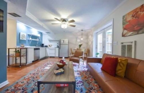Athens House | 2 Units & Mins to UGA - The Glory Glory Doghouse